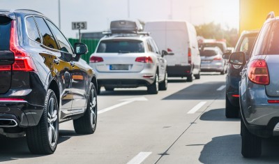Autos auf der Autobahn im Stau