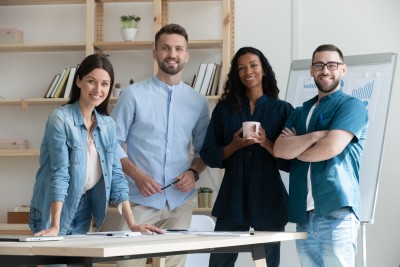 Vier Personen im Büro