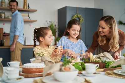 Familie in der Küche